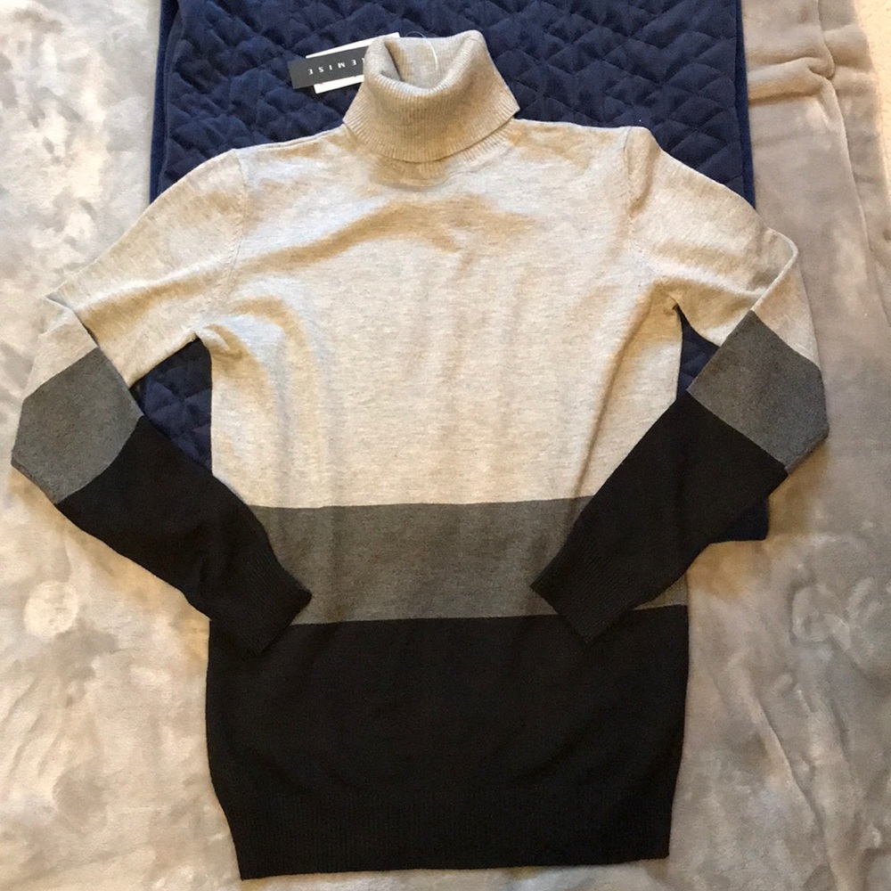 *SOLD* PREMISE XS Turtleneck Sweater
